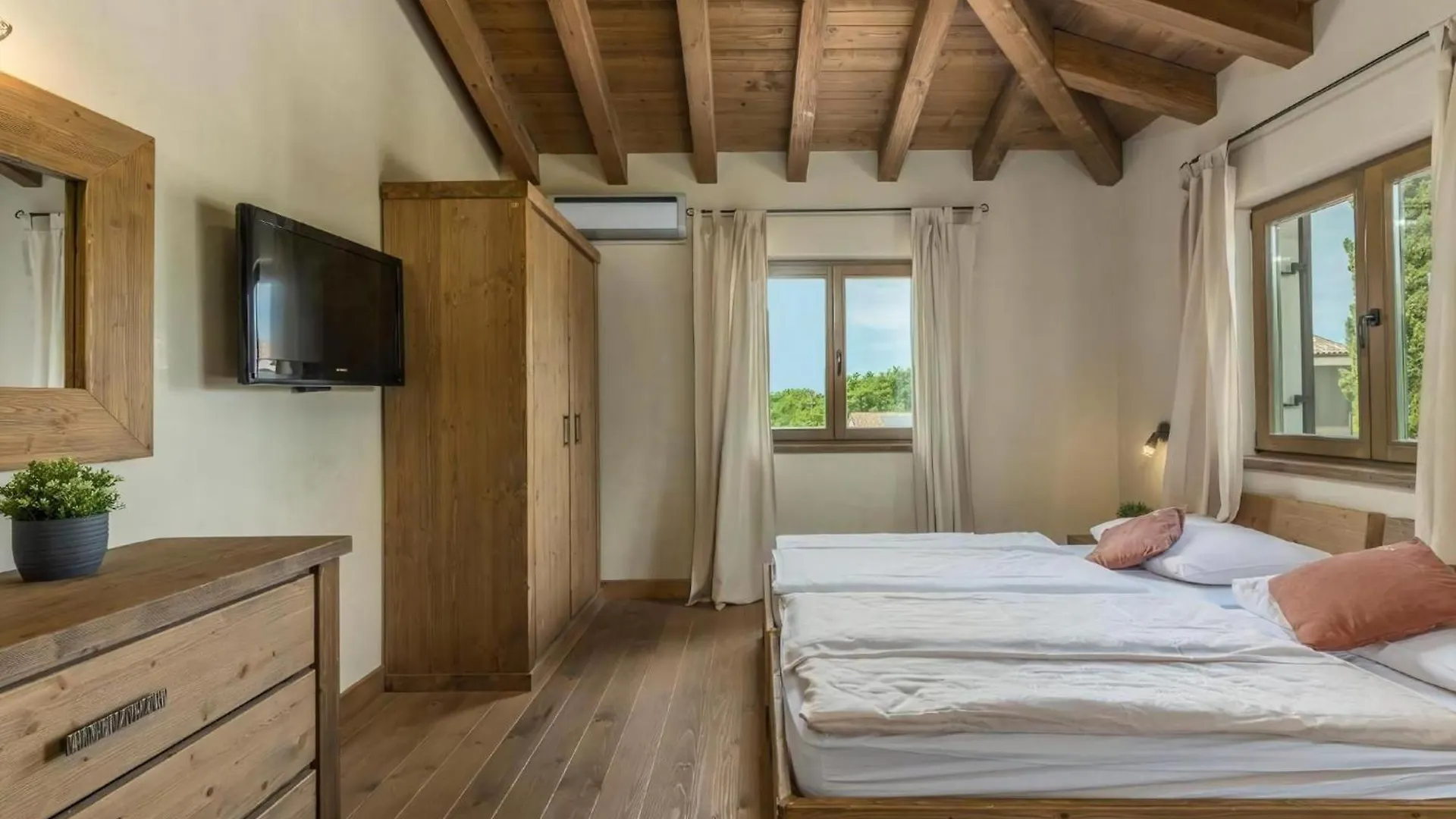 Villa Dante Juršići 0*,