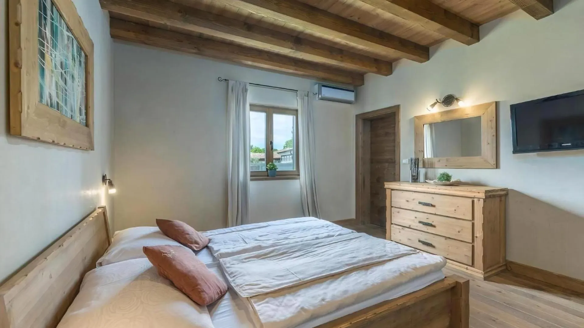 Villa Dante Juršići Tatil Evi