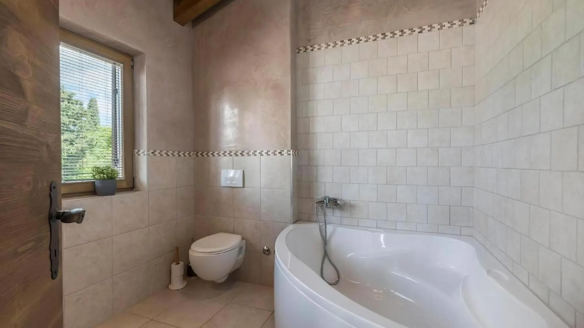 Villa Dante Juršići Tatil Evi
